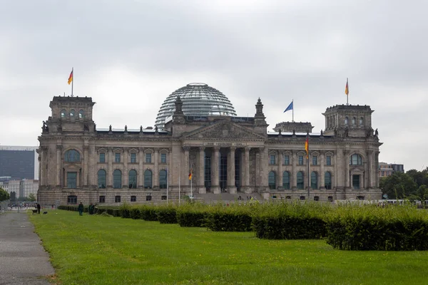 Berlín Reichstag Visto Desde Superficie Del Río Spree Reichstag — Foto de Stock