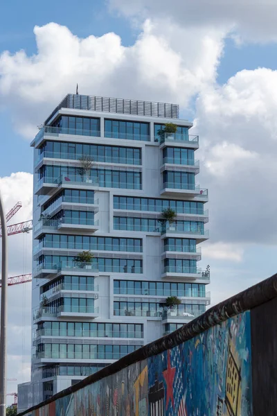 Berlin, Almanya, 17 Temmuz 2019, Berlin çevresindeki yeni konutlar ve apartmanlar için inşaat alanları