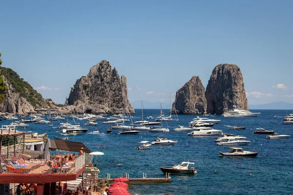 Capri Insel Anacpari Blaue Grotte Boot lizenzfreie Stockfotos
