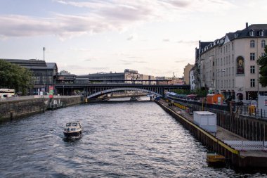 Berlin, Almanya, 17 Temmuz 2019, Berlin çevresindeki yeni konutlar ve apartmanlar için inşaat alanları