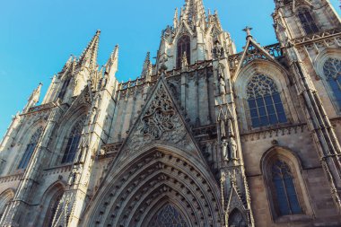 BARCELONA, İSPAN - 24, 2019: Gotik Katolik Katedrali Çan Çanları Kataloğu İspanya. Burası ana kule..