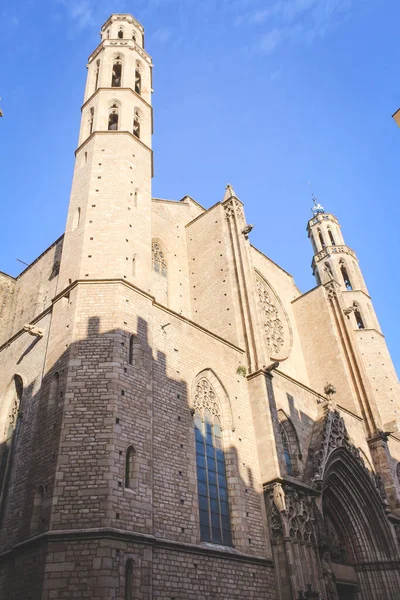 BARCELONA, SPAIN - OCT 24, 2019: Facade of Santa Maria del Mar Church in Barcelona — Stock Photo, Image