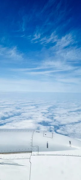Tragflächen Flugzeuge Mit Blauem Himmel Draufsicht Blick Auf Den Flugzeugflügel — Stockfoto