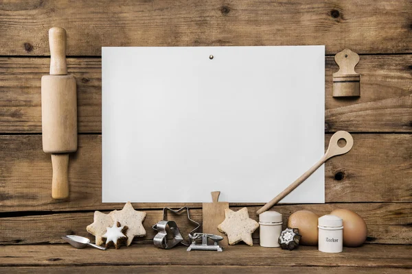 Hausgemachte Weihnachtsplätzchen. Backen mit rezepteigenen Keksen. woo — Stockfoto