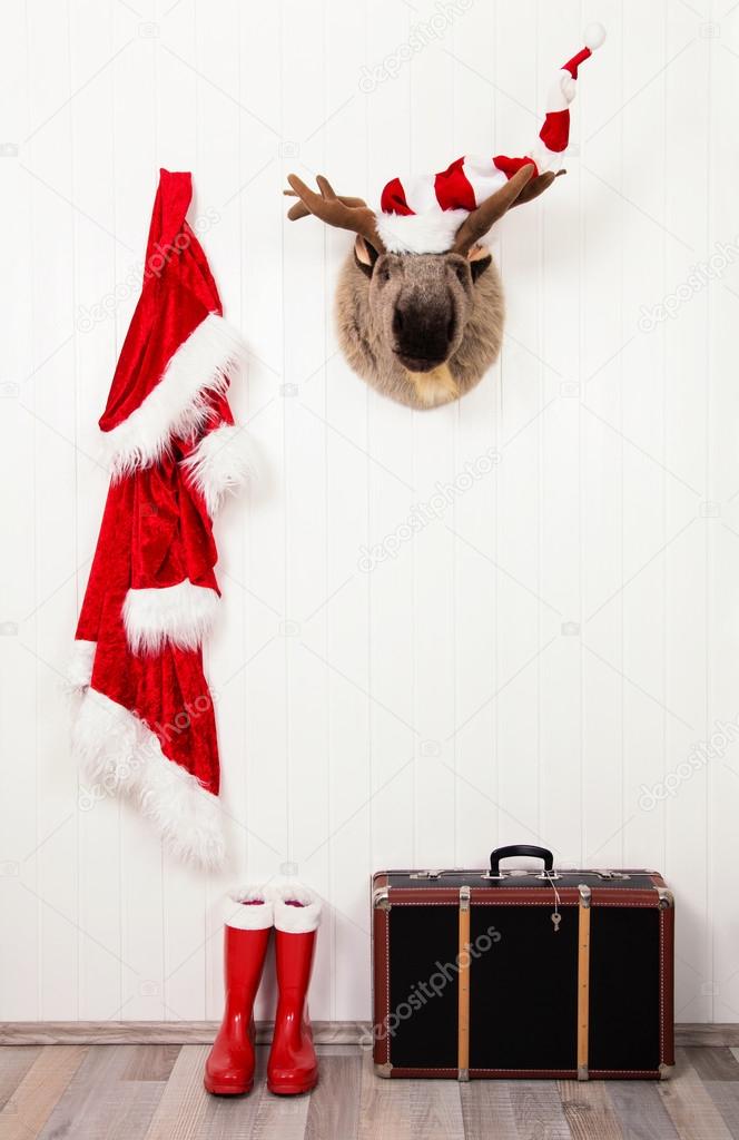 Funny classical santa christmas decoration background in red and