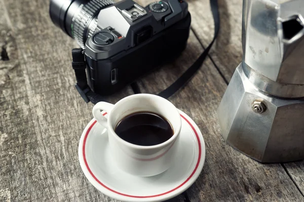 Espresso coffee, espresso maker and vintage camera — Stock Photo, Image