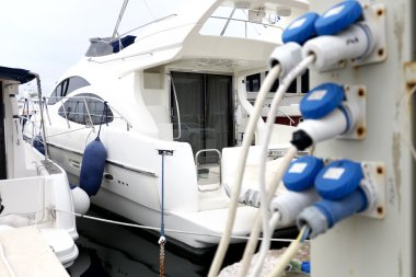 Elektrik yatlar için