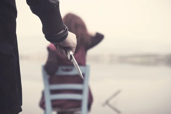 Tueur de femme avec couteau — Photo