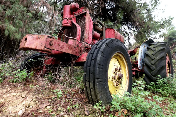 Elhagyott traktor — Stock Fotó