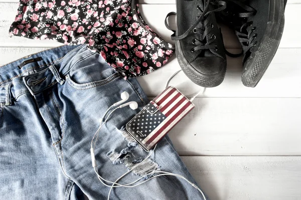 Ropa y accesorios femeninos — Foto de Stock