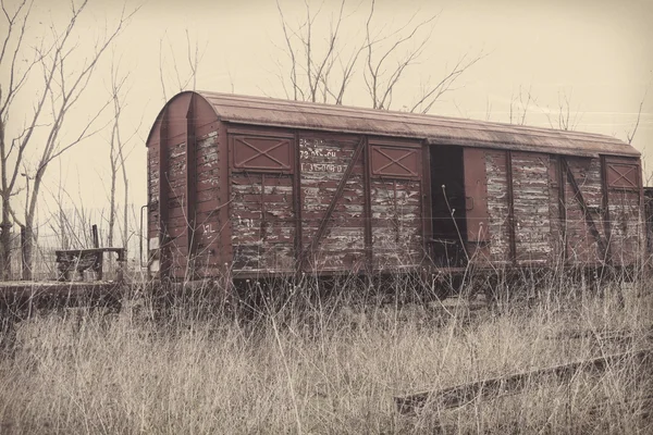 Tren de carga viejo y abandonado — Foto de Stock