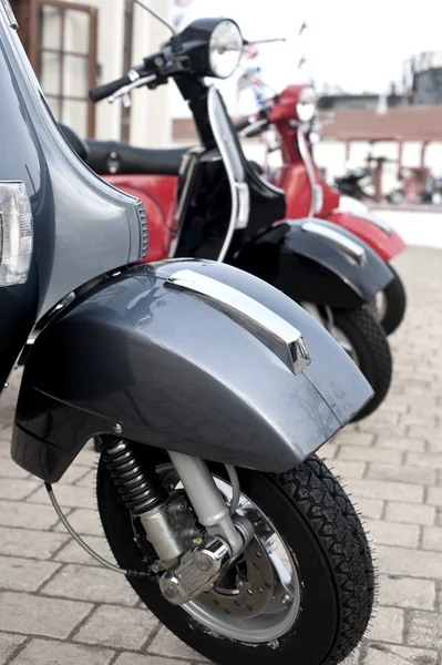 Ретро скутеры — стоковое фото