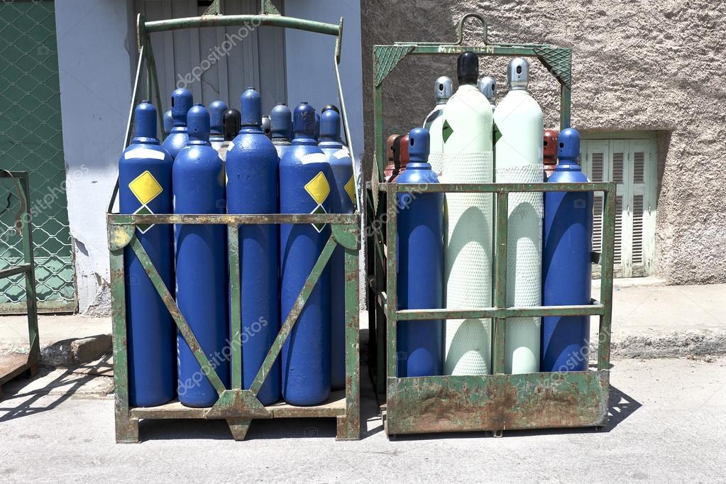 High pressure oxygen storage tanks