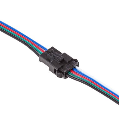 Düşük voltaj güç bağlantısı beyaz arka planda izole edildi.