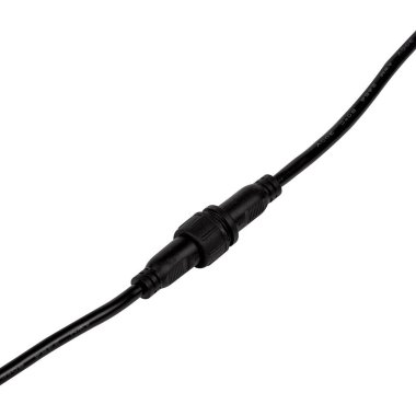 LED için DC güç konnektörü tıpası beyazda izole edildi.