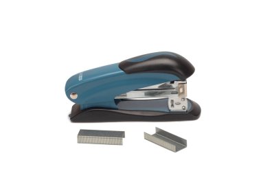 Zımba ve zımbaların üst görünümü beyaz arkaplanda izole edilir.