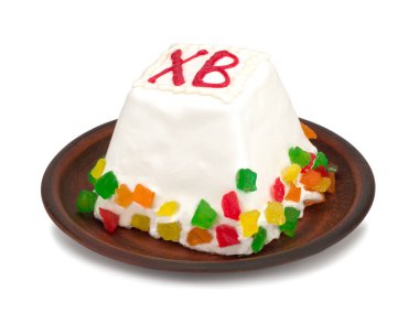 Beyaz arka planda izole edilmiş Paskalya pastası