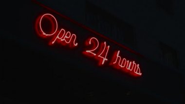 Işıklı işaret 24 Saat Açık