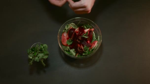 Preparing a Green Salad — Stock Video