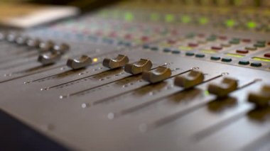 Radyo sinyalleriyle iletilen yazmak 4 k için konsol
