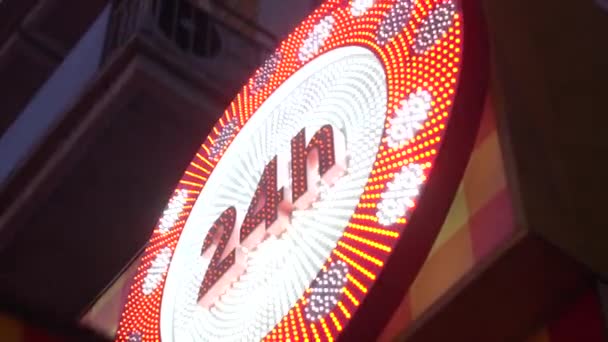 Neonowy znak 24 godziny — Wideo stockowe