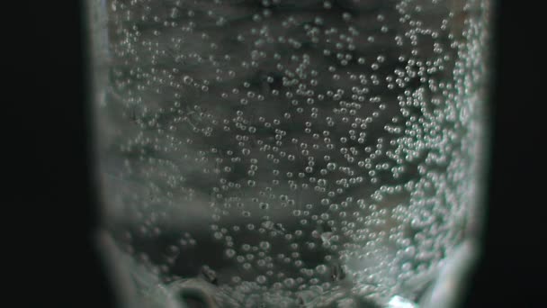 Air Bubbles on the Glass — Stock video