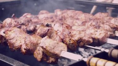 et şiş üzerinde