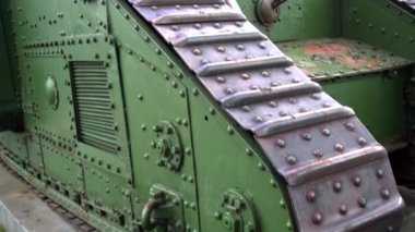 Gezgin bir askeri tank