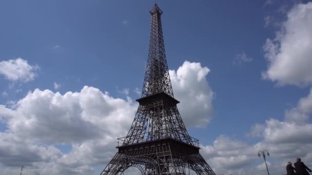 Replica van de Eiffeltoren — Stockvideo