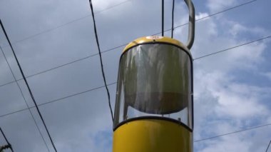 Sarı taksi Tema parkı vardır