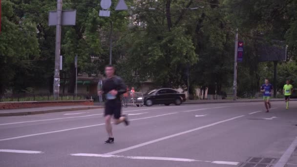 Competencia en carreras de larga distancia — Vídeo de stock