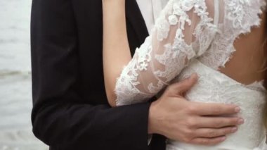 Çiftin Hassas Dokunmadudakları ve Sarılmaları