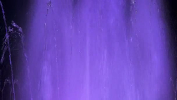 Fontaine nuit orageuse 