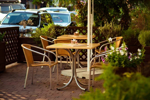 Gezellige Zomer Buiten Cafe Restaurant Met Een Stijlvol Interieur Meubilair — Stockfoto