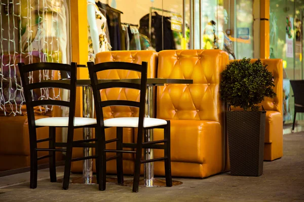 Muebles Luminosos Elegantes Para Una Cafetería Verano Calle — Foto de Stock