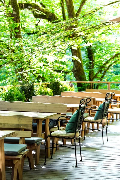 Mobiliário Elegante Madeira Natural Café Livre Verão — Fotografia de Stock