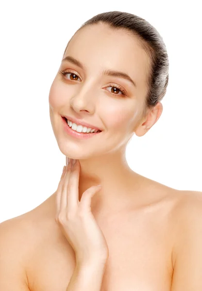 Retrato de una hermosa mujer con una sonrisa. — Foto de Stock