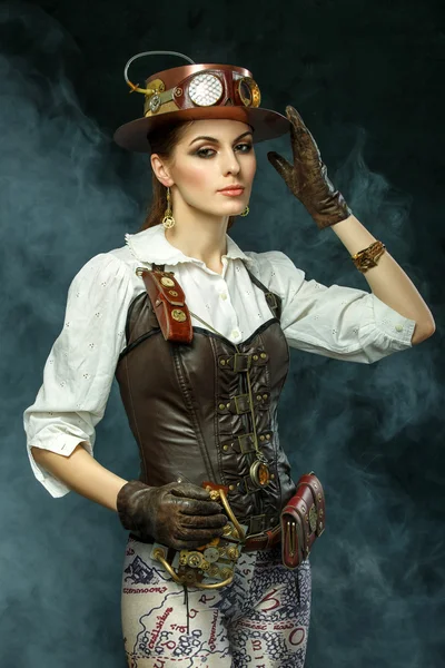 Retrato de una hermosa chica steampunk — Foto de Stock