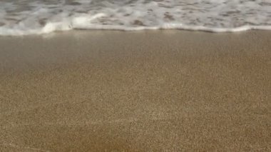 Kum Sahili 'nde Deniz Dalgaları.