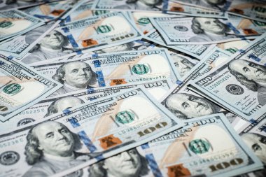 Arkaplan olarak 100 dolar.