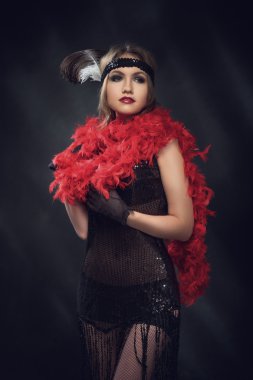 Zarif kadın Kırmızı elbiseli. Retro tarzı.