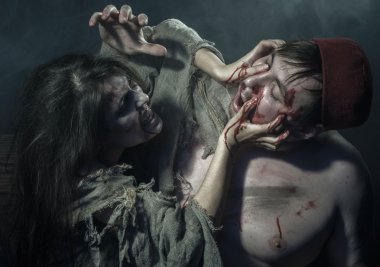 Cadılar Bayramı. Ta cadı hangma ile savaşır