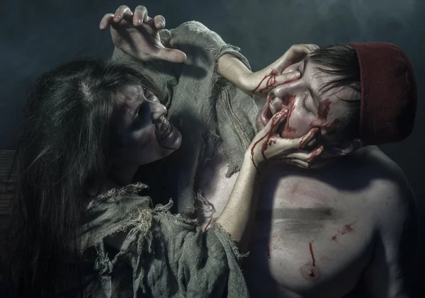 Cadılar Bayramı. Ta cadı hangma ile savaşır