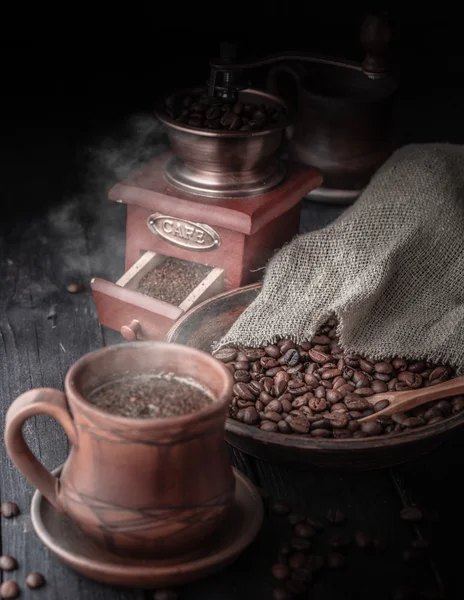 Xícara de café quente com chocolate . — Fotografia de Stock