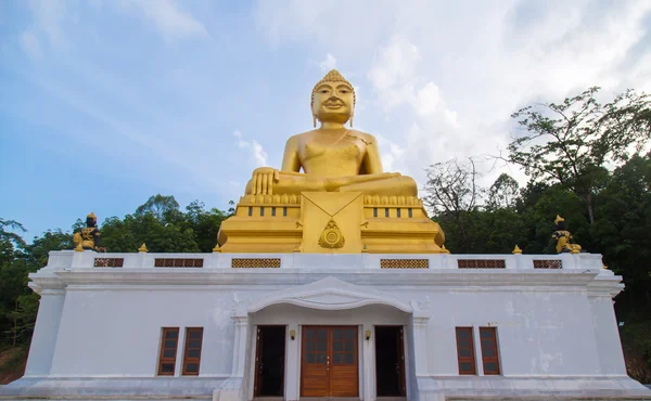 Statua buddha nel tempio buddhismo Thailandia, Questo è il tempio più pubblico — Foto Stock