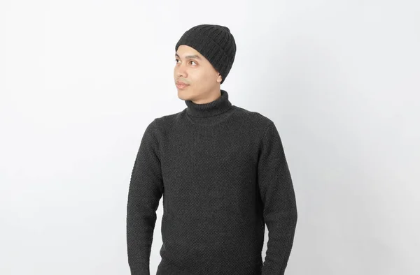 Junge Gut Aussehende Asiatische Mann Trägt Grauen Pullover Und Beanie — Stockfoto