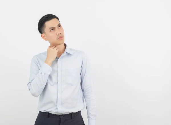 Ung Stilig Asiatisk Affärsman Tänker Idé Medan Tittar Upp Isolerad — Stockfoto
