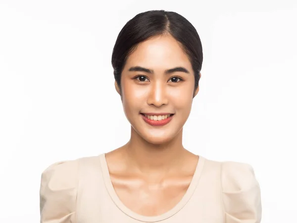 Portret Van Jonge Aziatische Zakenvrouw Glimlachen Geïsoleerd Witte Achtergrond — Stockfoto