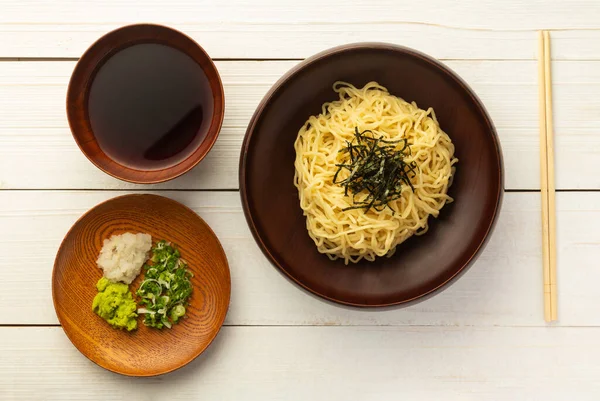 Japanese Cold Ramen Noodles Zaru Soba Chopped Green Onions Grated — Stock Photo, Image