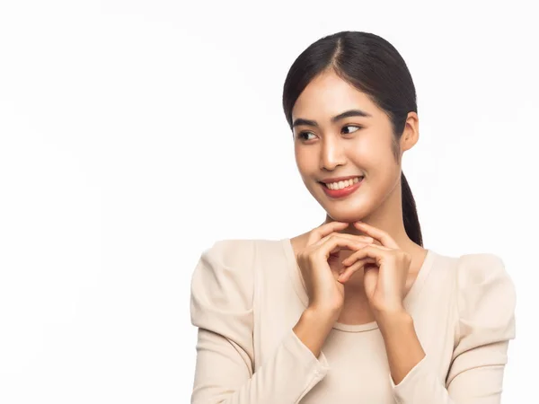 Retrato Jovem Asiático Mulher Negócios Sorrindo Isolado Fundo Branco — Fotografia de Stock